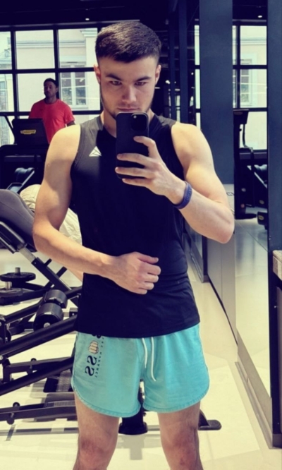 Парень Фарид