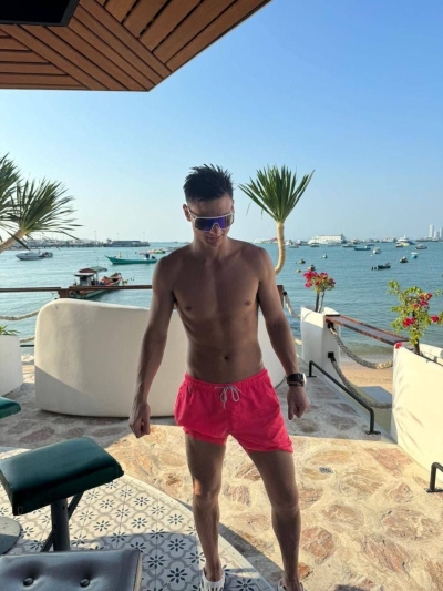 Денис модель