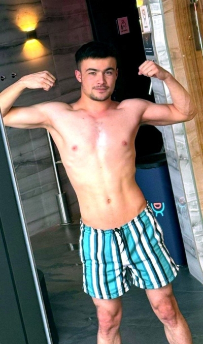 Парень Фарид