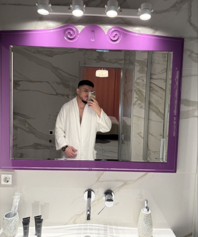 парень по вызову для секса москва